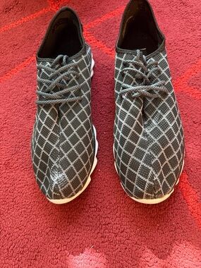 Men's Black and White Knit Lace-Up Sneakers